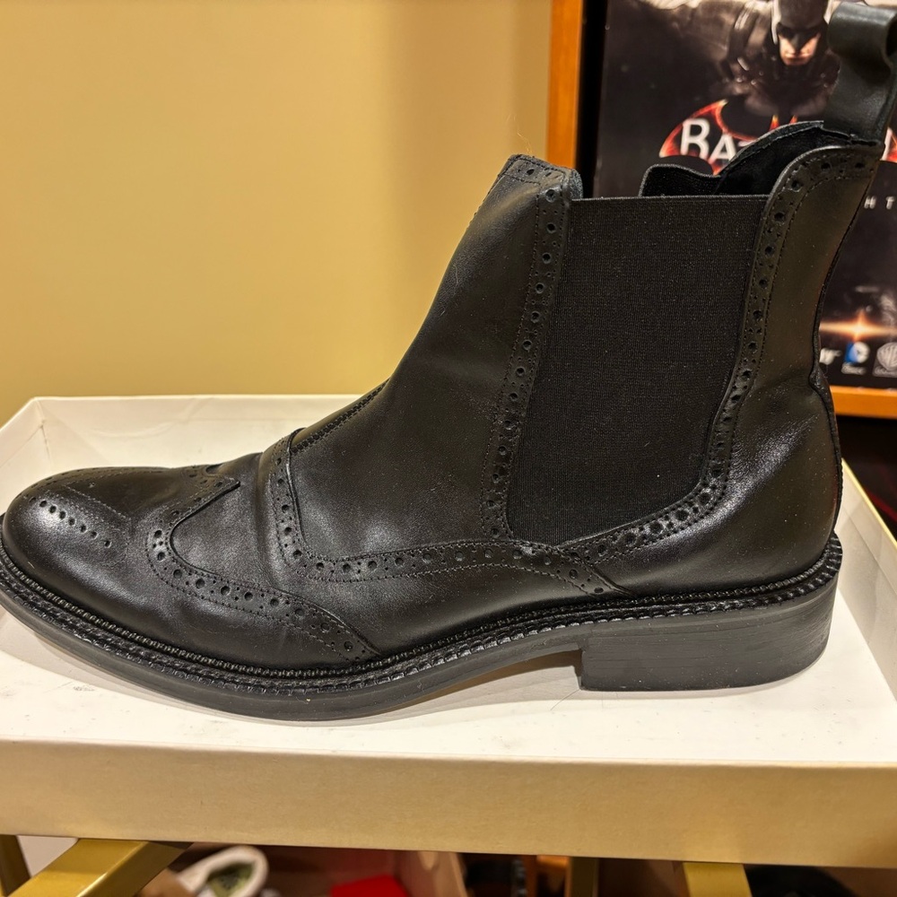 Versace Men’s dress boots Size 9